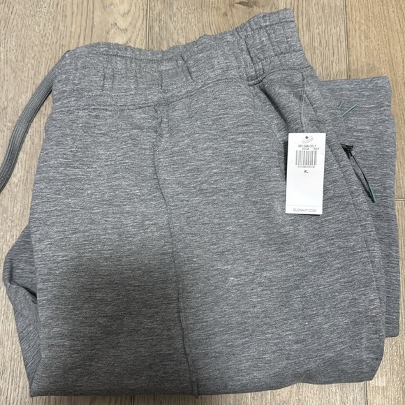 NWT! Faux Heather Gray High-Waisted Dynamic Fleece Pintucked Wide-Leg - Size XL🩵 - Picture 9 of 9